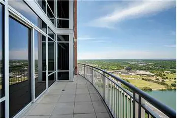 $3133 : Rental property with 1 bedro image 10