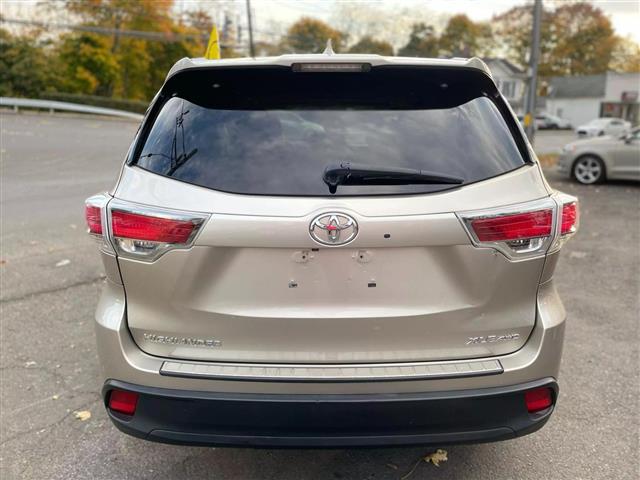 $19900 : 2016 TOYOTA HIGHLANDER2016 TO image 7