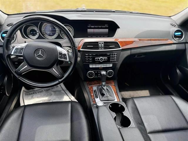 $11900 : 2013 MERCEDES-BENZ C-CLASS image 1