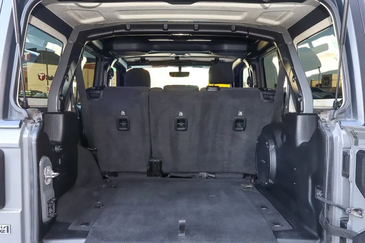 $34988 : 2021 Wrangler Unlimited Rubic image 9