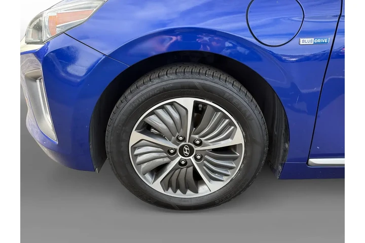 $16722 : Hyundai IONIQ Plug-in Hybrid image 9