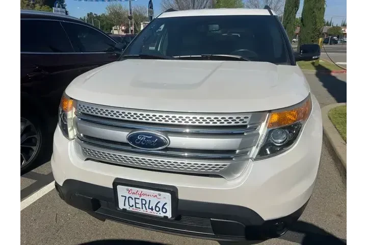 $15975 : Ford Explorer 2014 AWD XLT 4 image 2