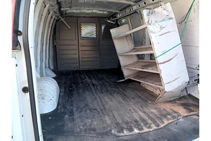 $6000 : 2010 Express 2500 image 10