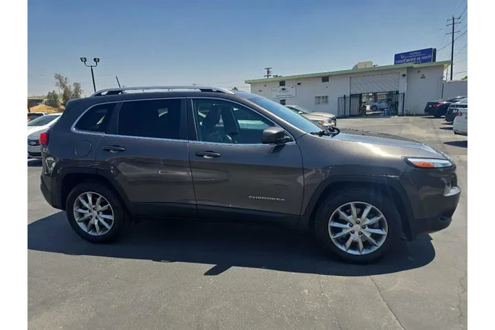 $12499 : 2018 Cherokee image 7