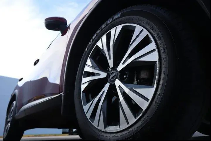 $19844 : Nissan Rogue 2023 AWD SV 4dr image 8