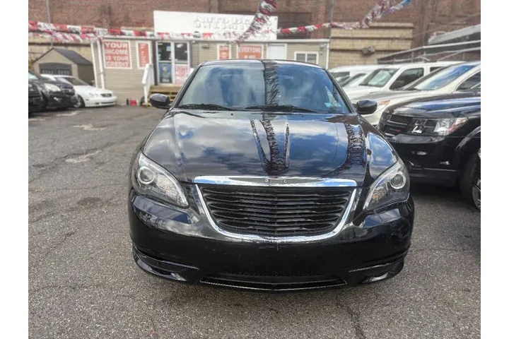 $6995 : 2012 200 S image 4