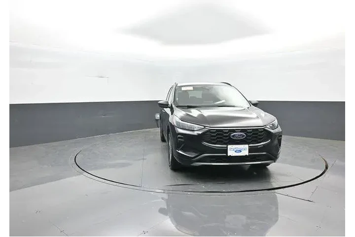 $21556 : Ford Escape 2023 AWD ST-Line image 2