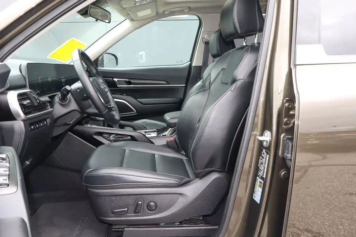 $34688 : 2025 Telluride S FWD image 7