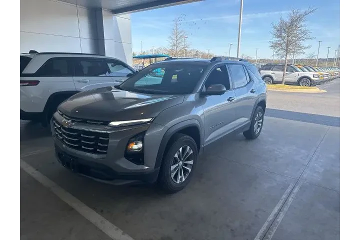 $26997 : Chevrolet Equinox 2025 LT 4d image 2