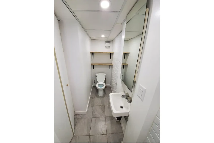 $1100 : casa familiar en Norwalk image 7