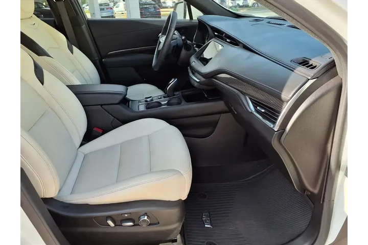 $31899 : Cadillac XT4 2023 Sport 4dr image 9