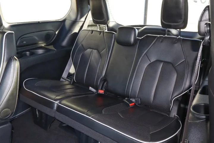 $34388 : 2025 Pacifica Limited FWD image 10