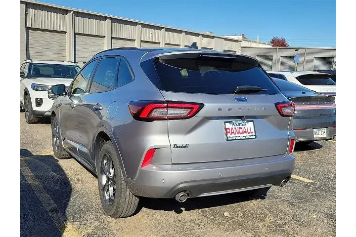 $23899 : Ford Escape 2023 ST-Line 4dr image 3