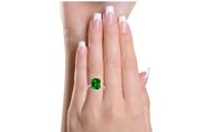 Buy Halo Emerald Cut Ring en New York
