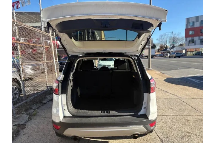 $9995 : 2018 Escape SE image 7