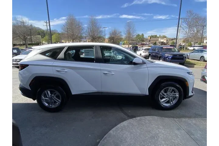 $28250 : Hyundai TUCSON 2025 SE 4dr S image 9