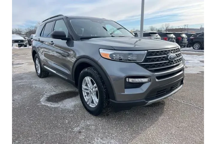$28074 : Ford Explorer 2023 AWD XLT 4 image 3