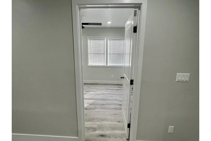 $1000 : Serene Environment To Enjoy !! image 9