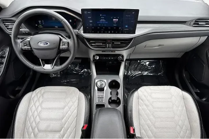 $27900 : Ford Escape Plug-In Hybrid 2 image 5