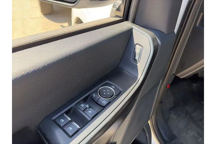 $32700 : Ford F-150 2023 4x2 XL 4dr S image 9