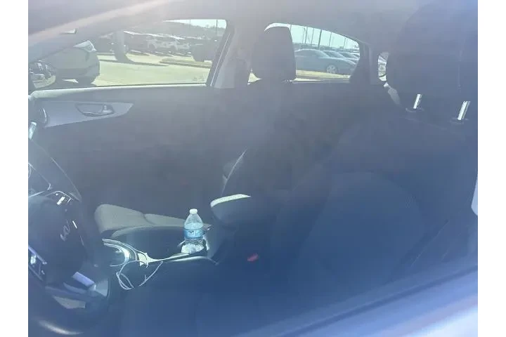 $17250 : Kia Forte 2023 LXS 4dr Sedan image 9