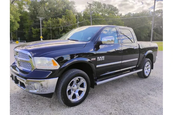 $14995 : 2015 RAM 1500 Laramie image 2