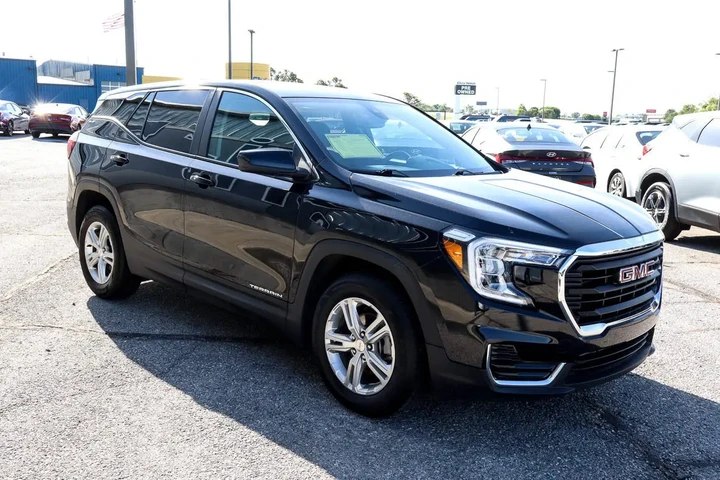 $22587 : 2024 Terrain FWD 4dr SLE image 3