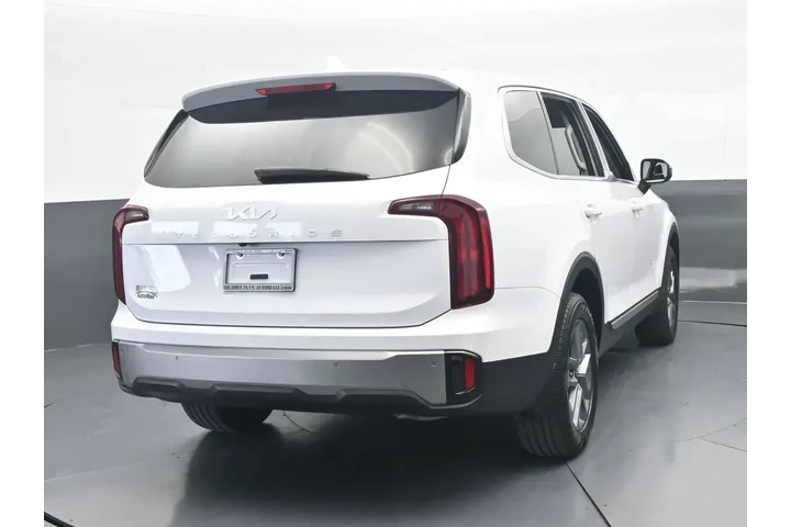 $31991 : Kia Telluride 2025 LX 4dr SU image 5