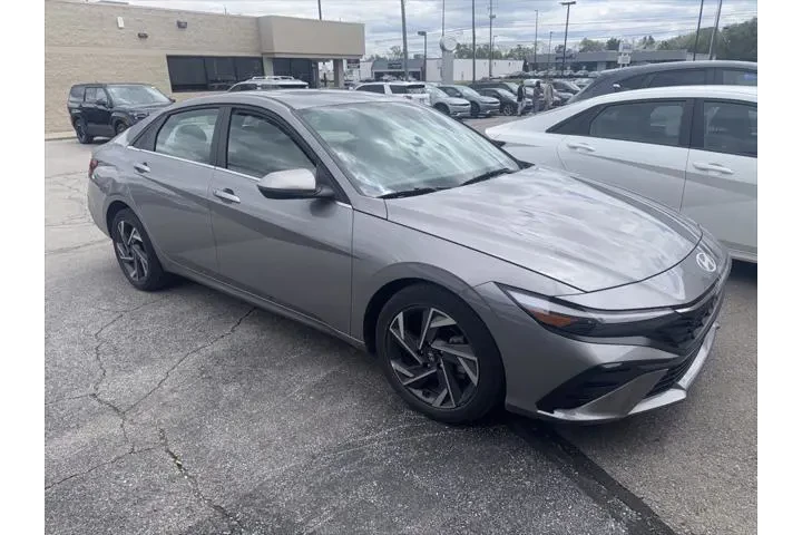 $20333 : Hyundai ELANTRA 2024 SEL 4dr image 4