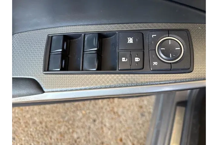 $17087 : Lexus IS 200t 2016 4dr Sedan image 7