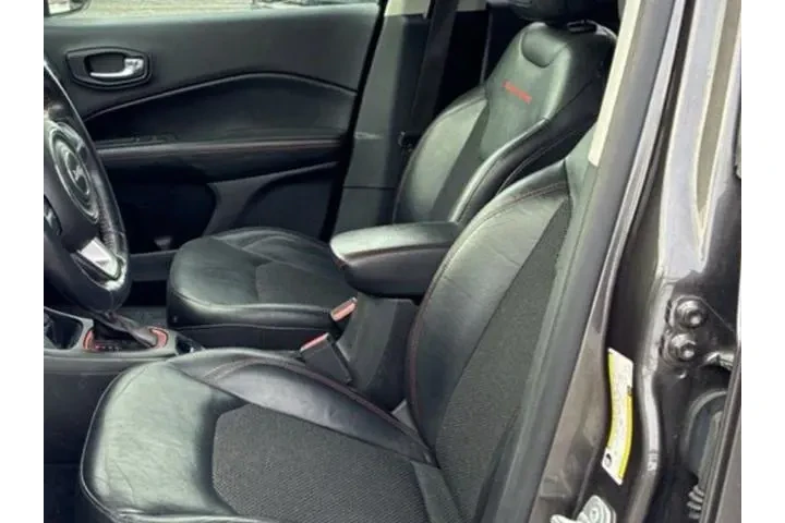 $16989 : Jeep Compass 2018 4x4 Trailh image 6