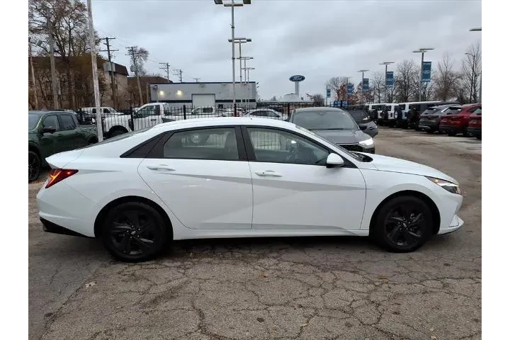 $18863 : Hyundai ELANTRA Hybrid 2022 image 2