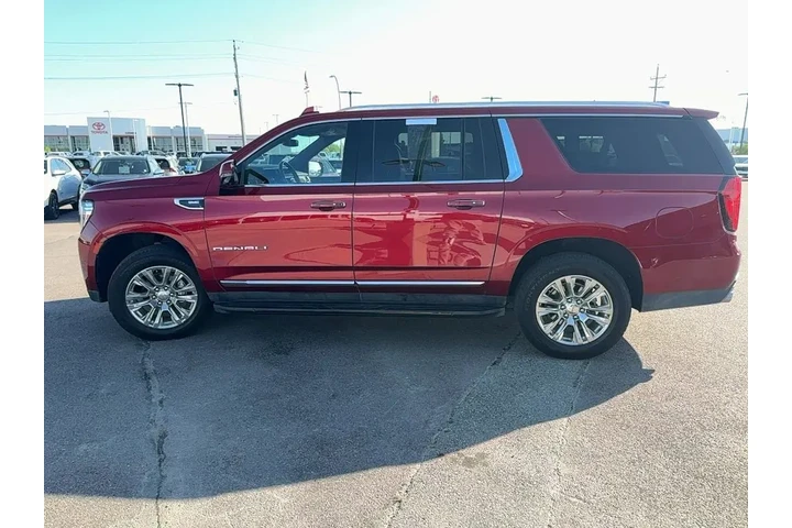 $71497 : 2024 Yukon XL Denali image 8