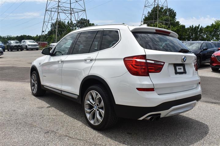 2017 BMW X3 xDrive28i image 10