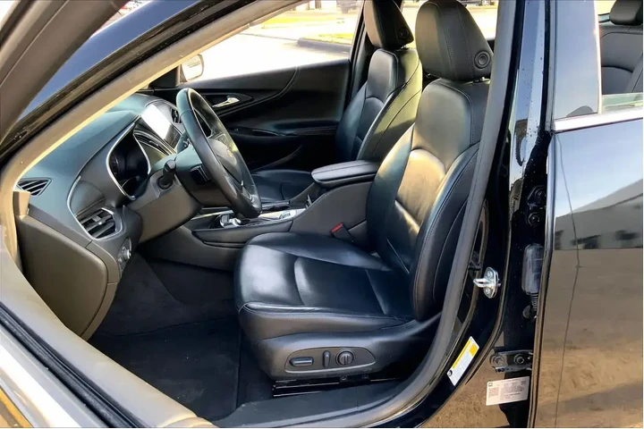 $21677 : Chevrolet Malibu 2024 LT 4dr image 8