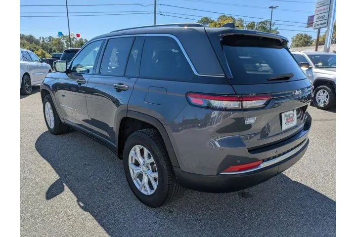 $32552 : Jeep Grand Cherokee 2024 4x2 image 6