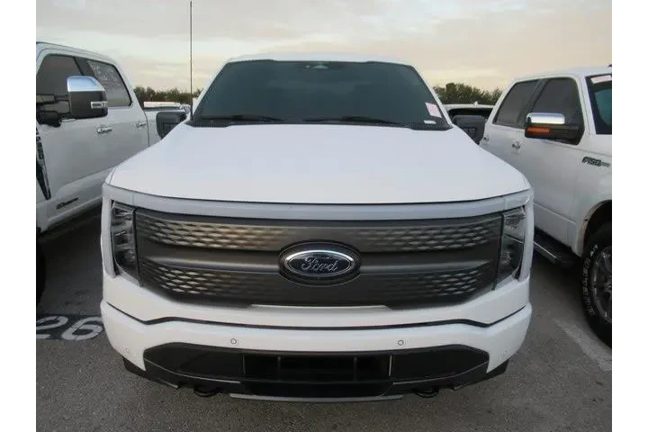 $37990 : Ford F-150 Lightning 2023 AW image 2