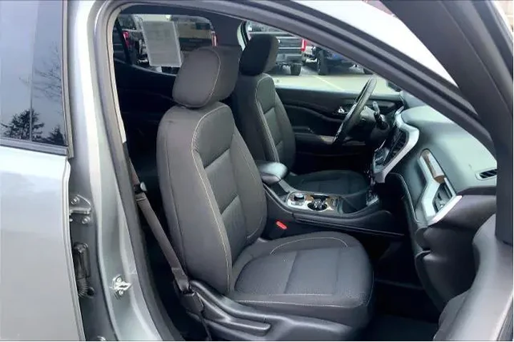 $26700 : GMC Acadia 2023 4x4 SLE 4dr image 7