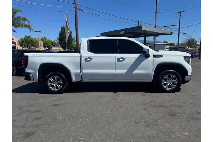 $46998 : 2025 GMC Sierra 1500 SLT image 9