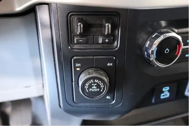 $36473 : Ford F-150 2022 4x4 XLT 4dr image 8