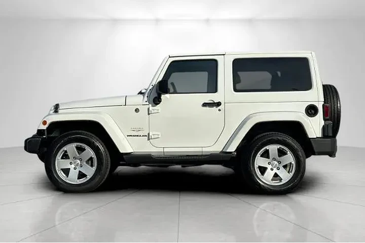 $14995 : Jeep Wrangler 2012 4x4 Sahar image 6