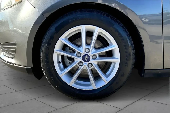 $9998 : Ford Focus 2017 SE 4dr Sedan image 10