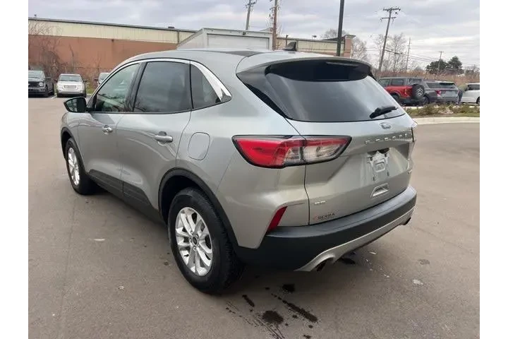 $20296 : Ford Escape 2022 AWD SE 4dr image 7