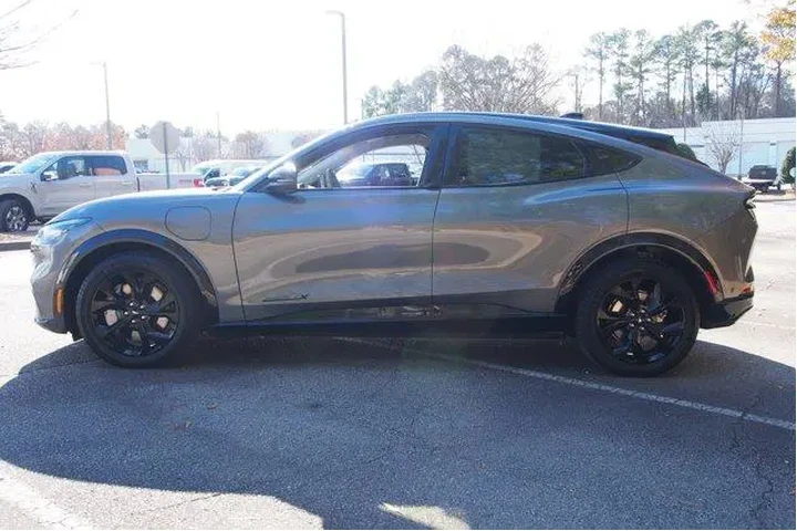 $29920 : Ford Mustang Mach-E 2023 Pre image 4