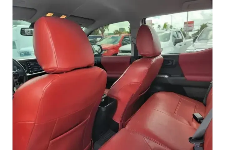 $27991 : Toyota Tacoma 2021 4x2 TRD O image 9