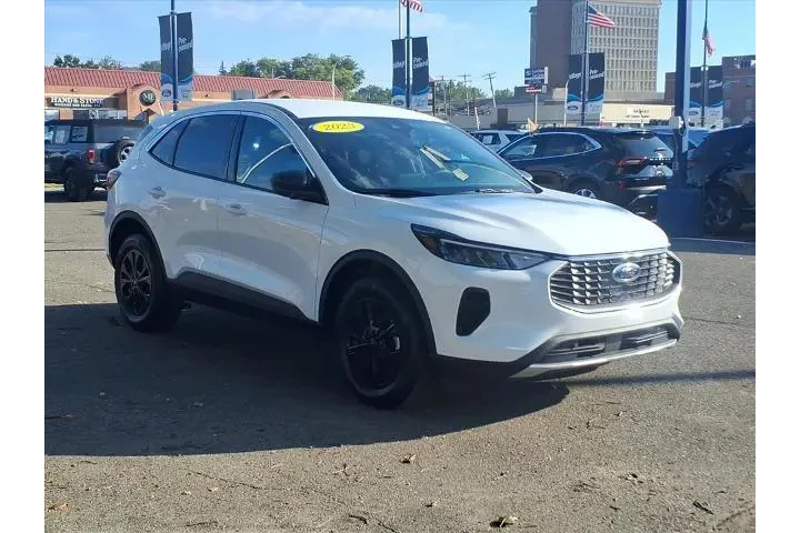 $23580 : Ford Escape 2023 AWD Active image 3