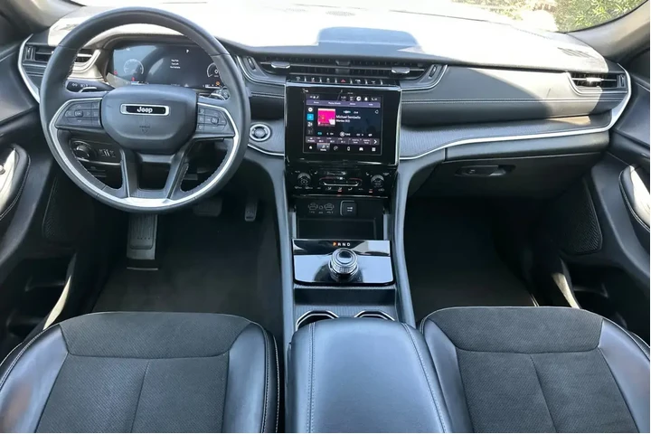 $27136 : Jeep Grand Cherokee 2023 4x4 image 3