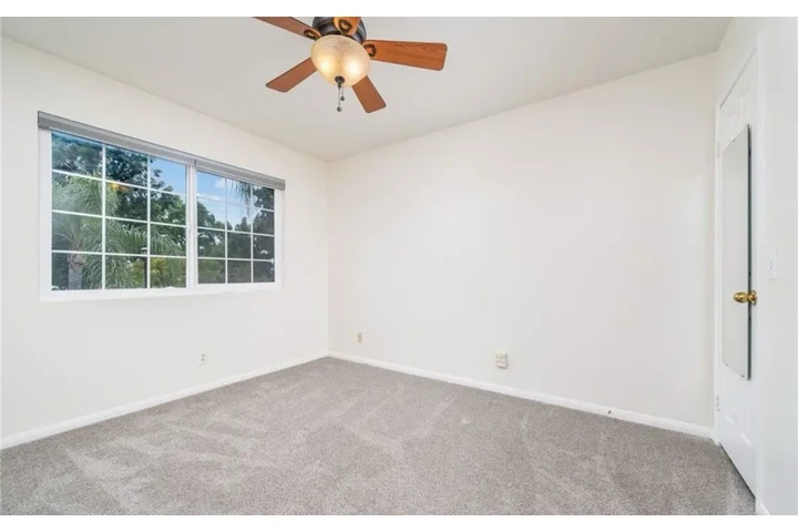$1900 : 2 Bedroom Apt in Central LA image 7