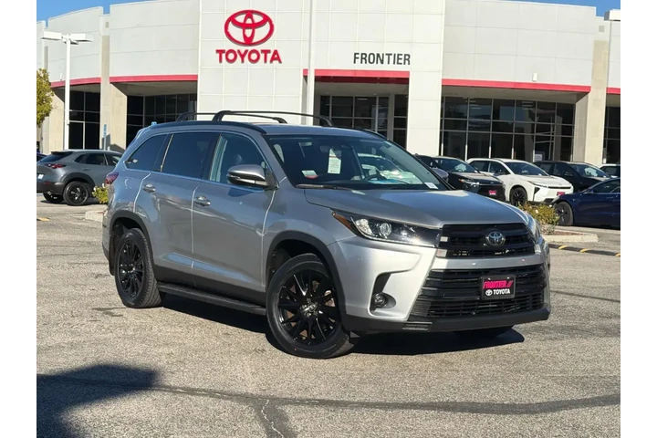 $24850 : Toyota Highlander 2019 SE 4d image 1