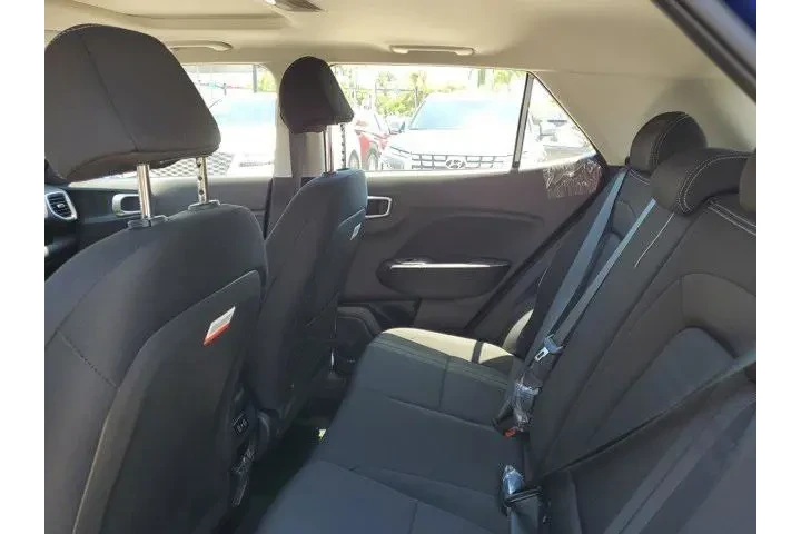 $19988 : Hyundai VENUE 2025 SEL 4dr C image 10